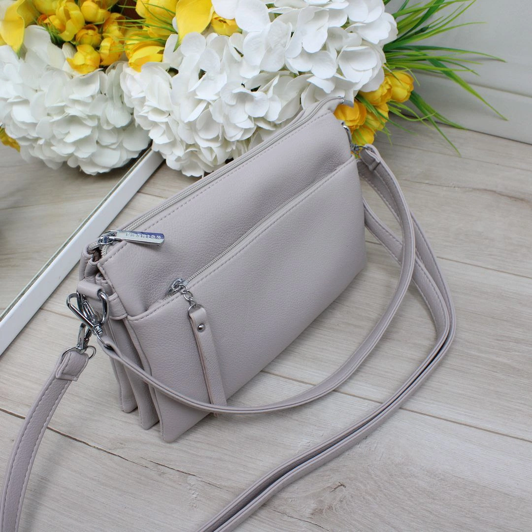 Жіноча сіро-лілова сумка крос-боді – елегантна, для ділових зустрічей